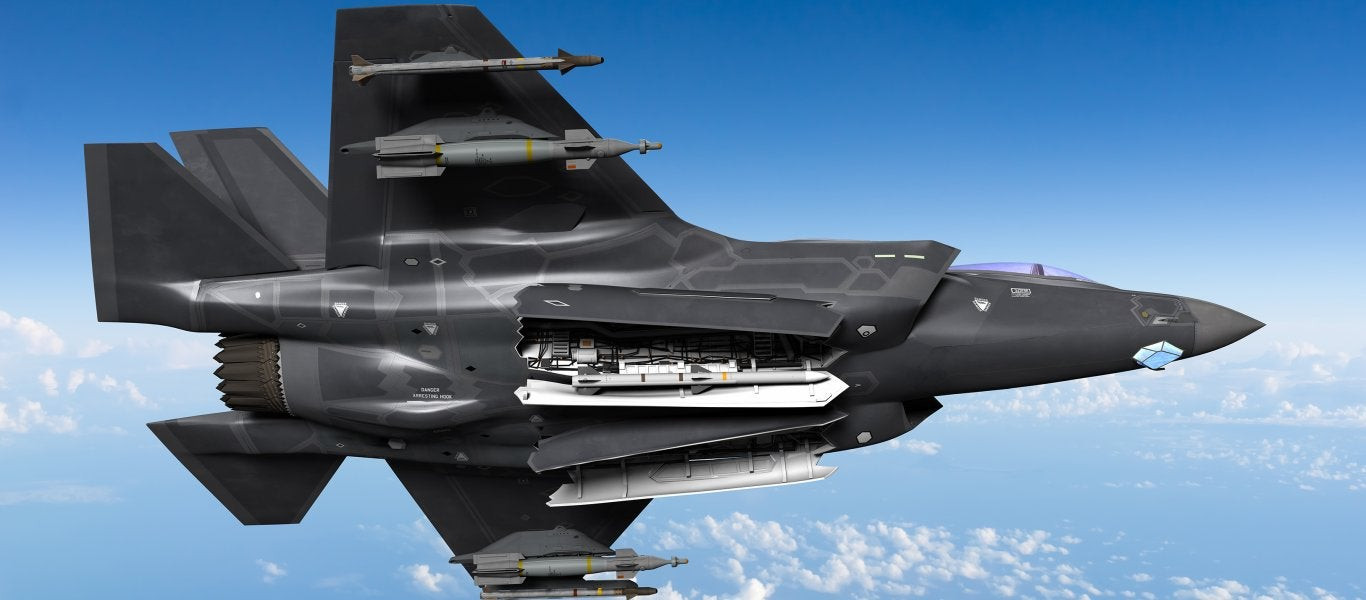 Εκτόξευση AIM-120 AMRAAM για πρώτη φορά από F-35B – Bίντεο